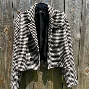 Plaid Cropped Blazer!